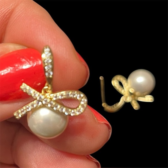 SHASHI Small Faux Pave Goldplated Ribbon Bow Pearl Drop Jewelry Earrings - Picture 5 of 16